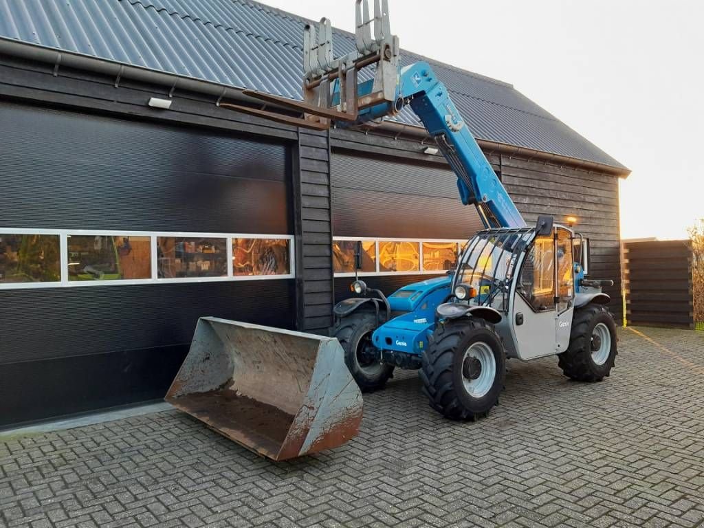 Teleskoplader des Typs Genie GTH 3007 verreiker bak en vorken, Gebrauchtmaschine in Ederveen (Bild 2)