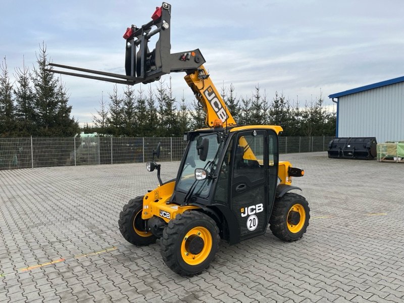 Teleskoplader of the type JCB 514-40, Vorführmaschine in Ebersbach (Picture 1)