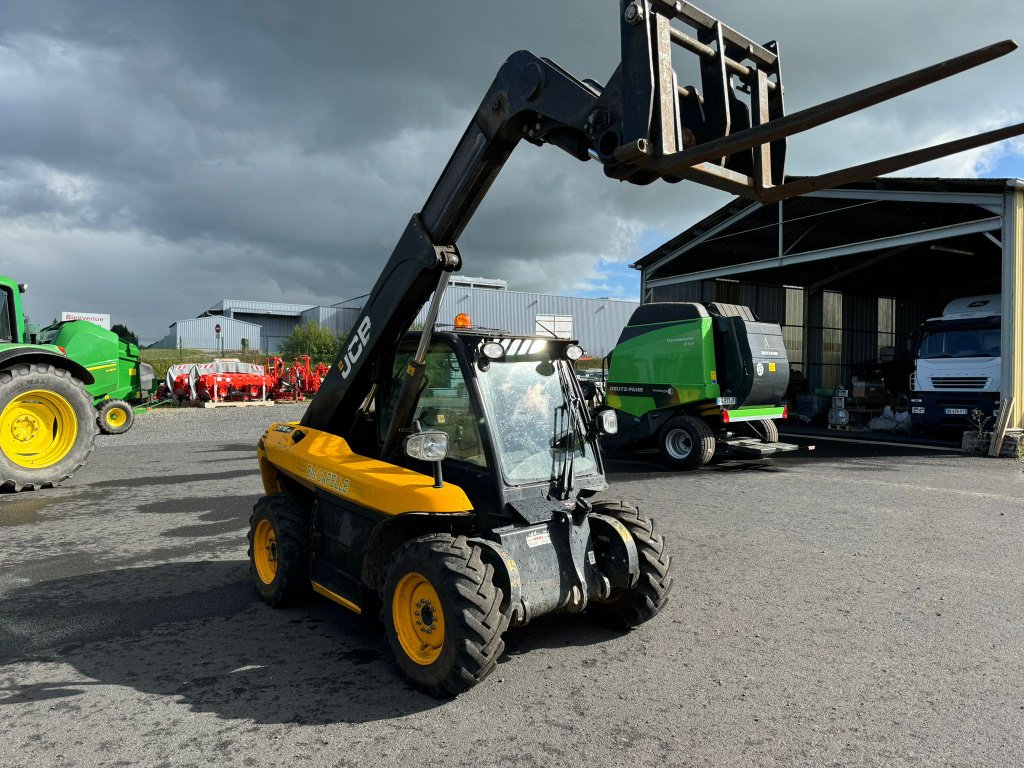 Teleskoplader tip JCB 516 40 COMPACT (  DESTOCKAGE ), Gebrauchtmaschine in MAURIAC (Poză 1)