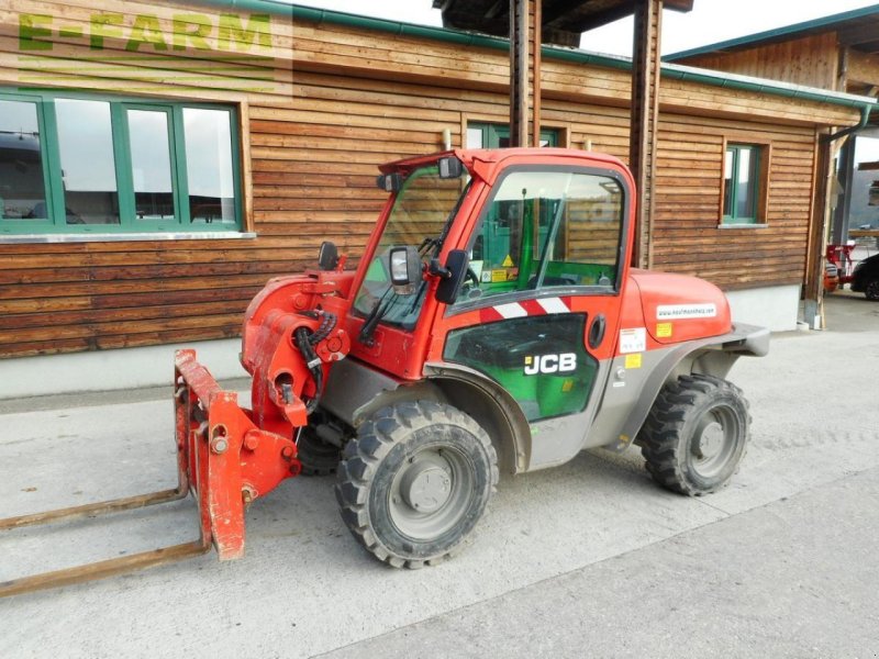 Teleskoplader typu JCB 520-40 ( 4m 2t ) nur 2 meter bauhöhe u. 1,6 brei, Gebrauchtmaschine v ST. NIKOLAI/DR. (Obrázok 1)