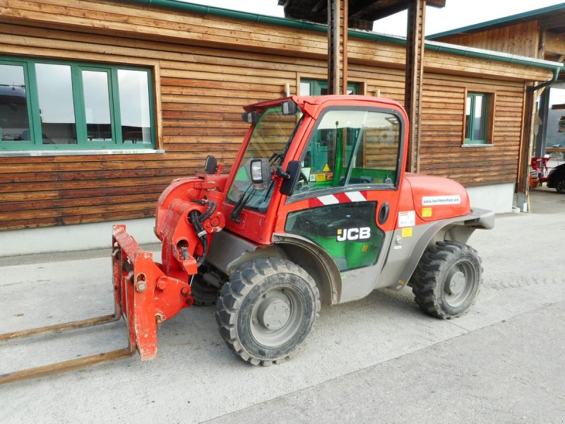 Teleskoplader van het type JCB 520-40 ( 4m 2t ) nur 2 Meter Bauhöhe u. 1,6 Brei, Gebrauchtmaschine in St. Nikolai ob Draßling