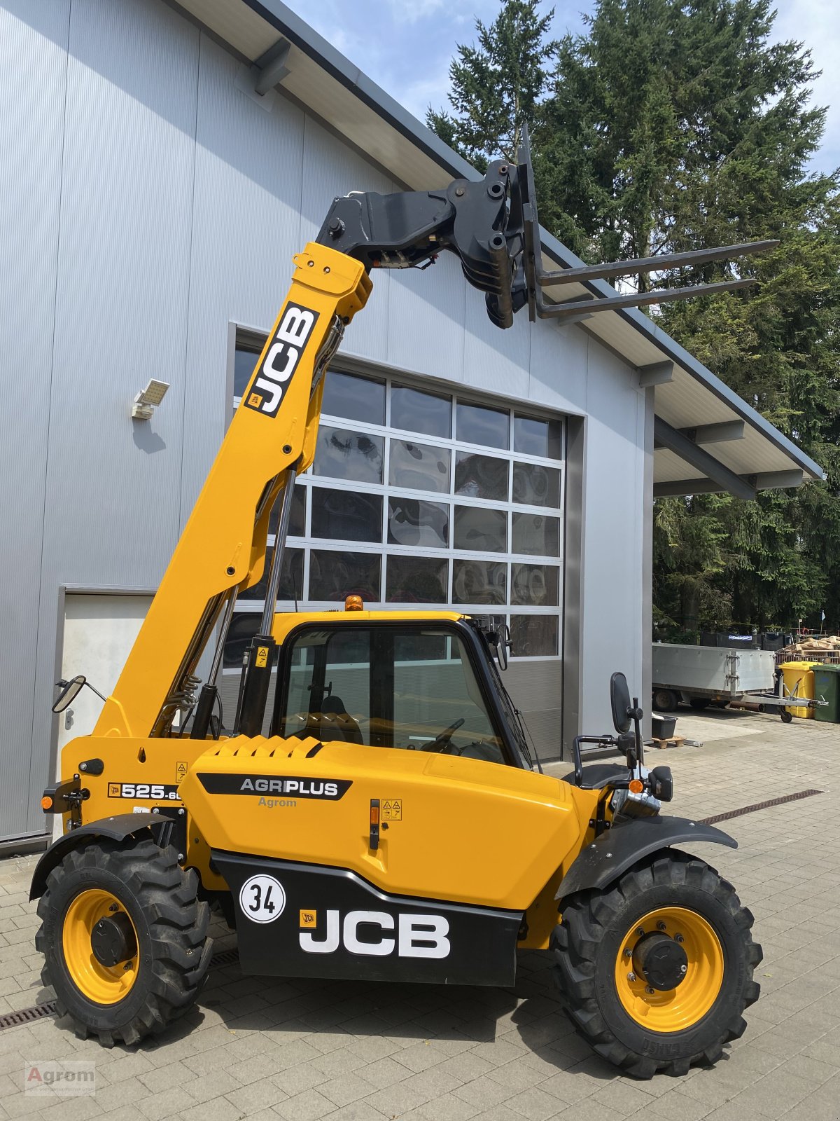 Teleskoplader des Typs JCB 525-60 Agri Plus, Gebrauchtmaschine in Riedhausen (Bild 2)