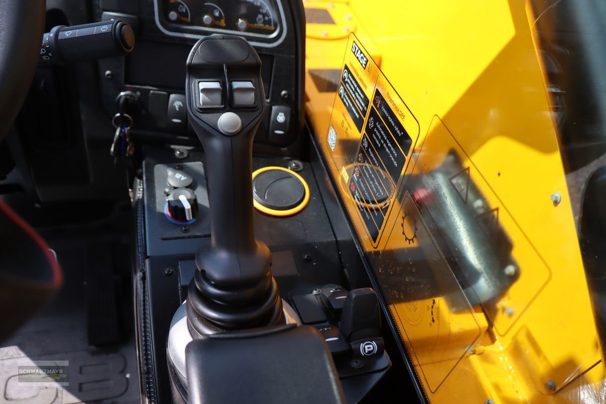 Teleskoplader van het type JCB 525-60 AGRI Plus, Neumaschine in Gampern (Foto 14)