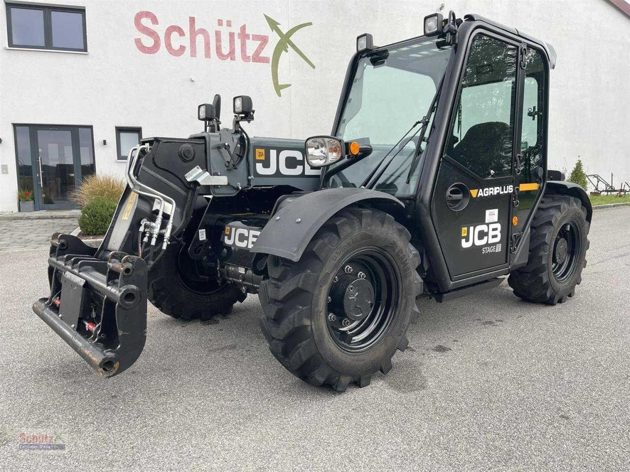 Teleskoplader des Typs JCB 525-60 AgriPlus Stage V Teleskoplader, Gebrauchtmaschine in Schierling (Bild 1)