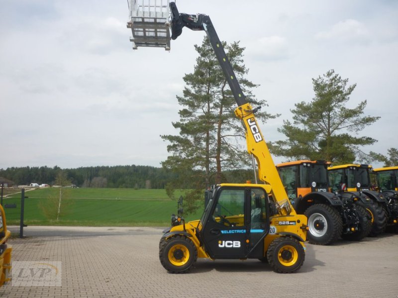 Teleskoplader van het type JCB 525-60 E  (BLE Förderfähig mit 20 %), Gebrauchtmaschine in Pegnitz (Foto 1)