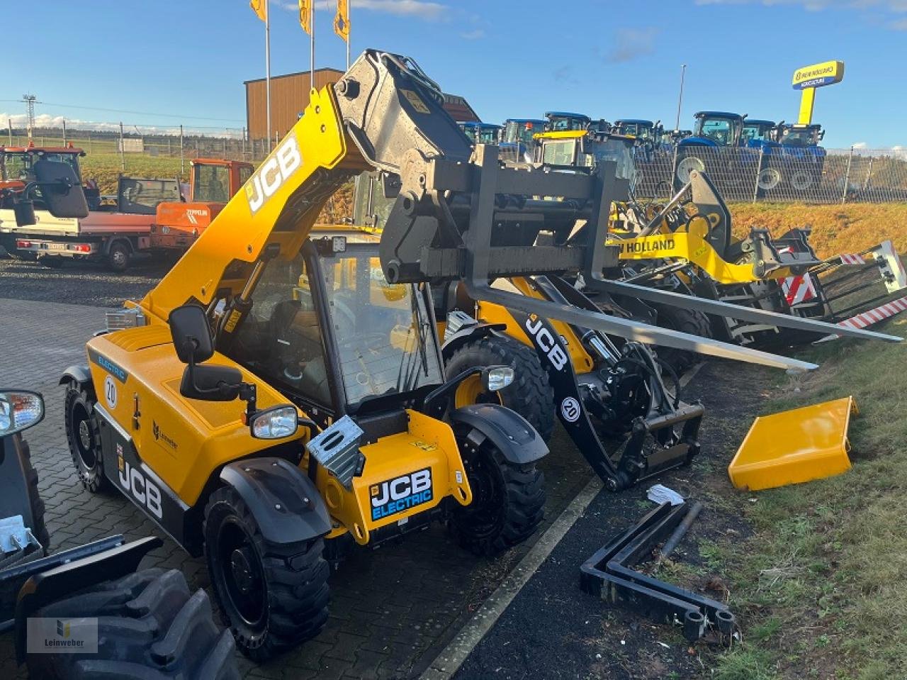 Teleskoplader of the type JCB 525-60 ETECH Agri, Mietmaschine in Neuhof - Dorfborn (Picture 1)