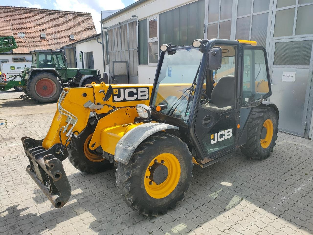 Teleskoplader van het type JCB 525-60A+T4, Gebrauchtmaschine in Schopfloch (Foto 2)