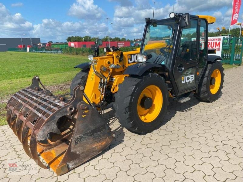 Teleskoplader tipa JCB 527-58 AGRI-PLUS MIT ANBAUGERÄTEN, Gebrauchtmaschine u Oyten (Slika 1)