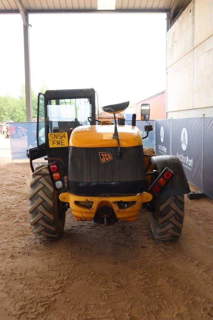 Teleskoplader типа JCB 528, Gebrauchtmaschine в Antwerpen (Фотография 4)