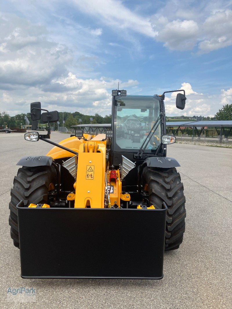 Teleskoplader of the type JCB 532-60 AGRI TL4, Neumaschine in Kirchdorf (Picture 3)