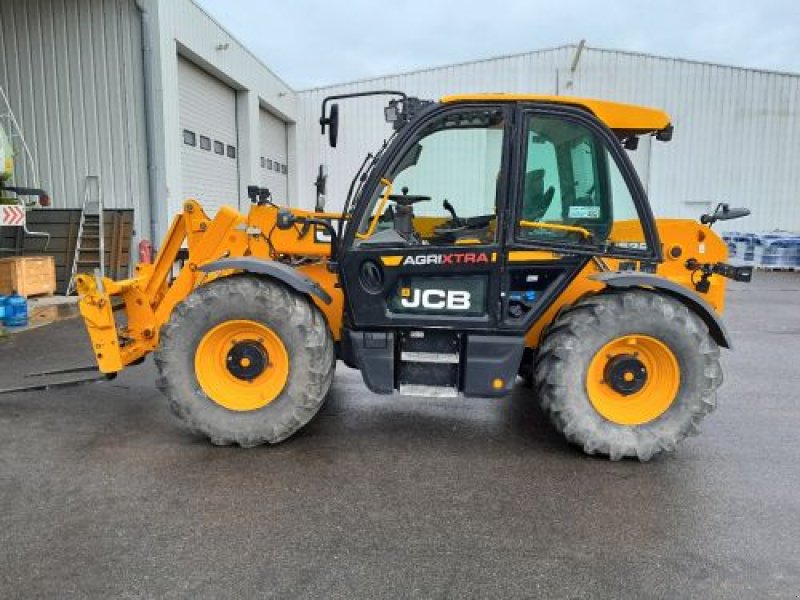 Teleskoplader of the type JCB 53270AGXDTVTT5, Gebrauchtmaschine in Sainte Menehould (Picture 1)