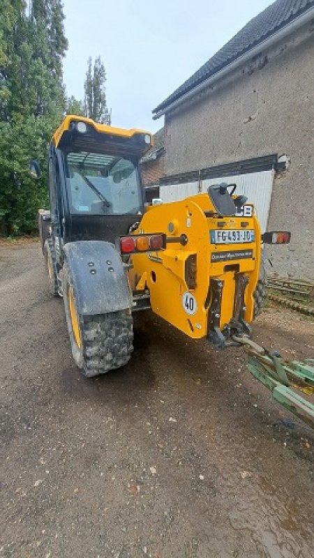 Teleskoplader of the type JCB 536-70, Gebrauchtmaschine in PITHIVIERS Cedex (Picture 3)