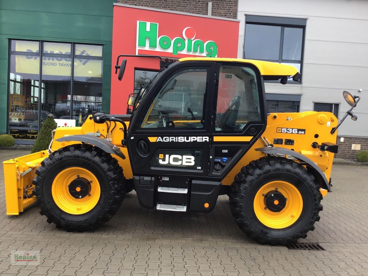 Teleskoplader of the type JCB 536-95 Agri Super, Neumaschine in Bakum (Picture 1)