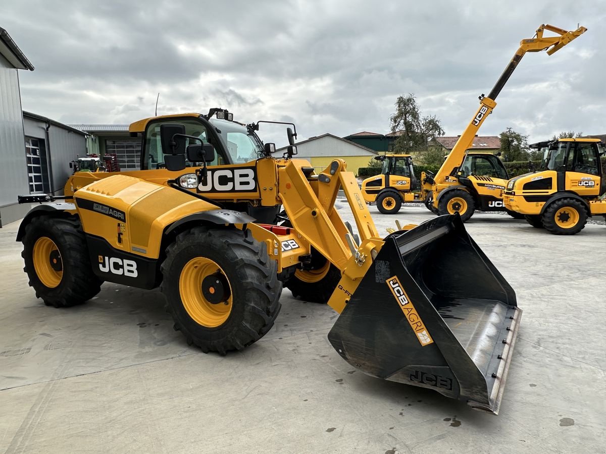 Teleskoplader of the type JCB 538-70 AGRI, Mietmaschine in Hürm (Picture 4)