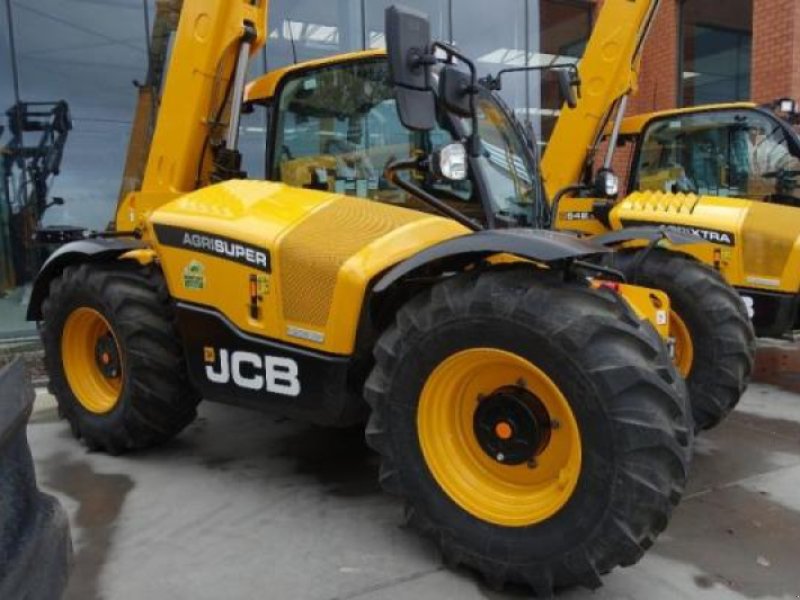 Teleskoplader от тип JCB 542 70 Agri Super Powershift 6 vitesses, Gebrauchtmaschine в Sorée (Снимка 1)