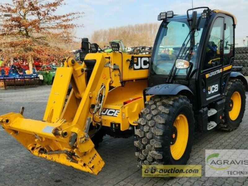 Teleskoplader типа JCB 542-70 AGRI XTRA STUFE V, Gebrauchtmaschine в Calbe / Saale (Фотография 1)