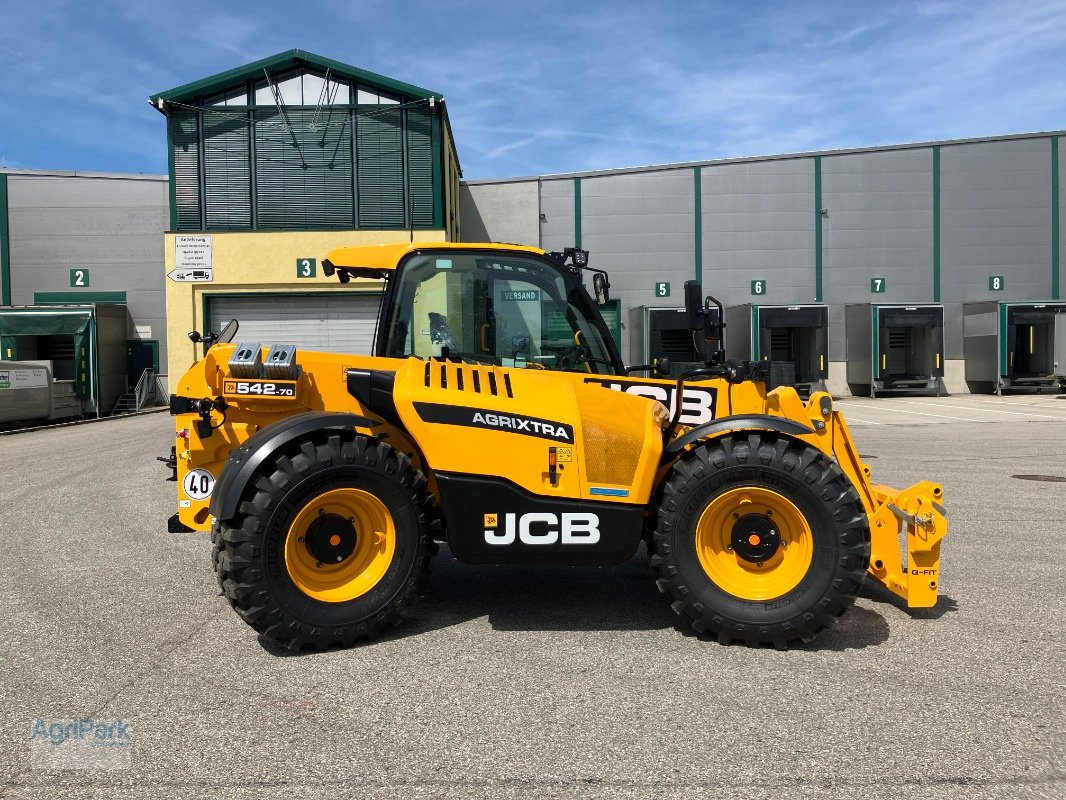 Teleskoplader of the type JCB 542-70 Agri Xtra, Neumaschine in Kirchdorf (Picture 1)