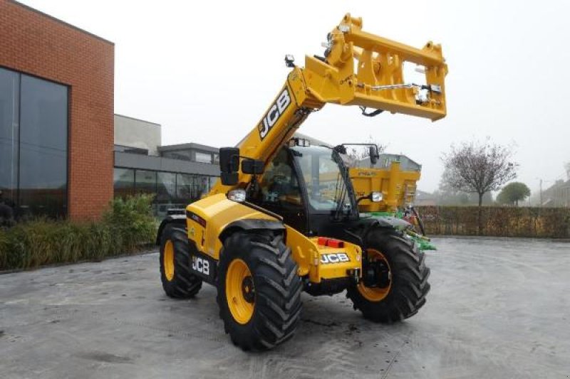 Teleskoplader of the type JCB 542/70 Xtra Powershift 6 vitesses 40 K, Gebrauchtmaschine in Sorée (Picture 3)