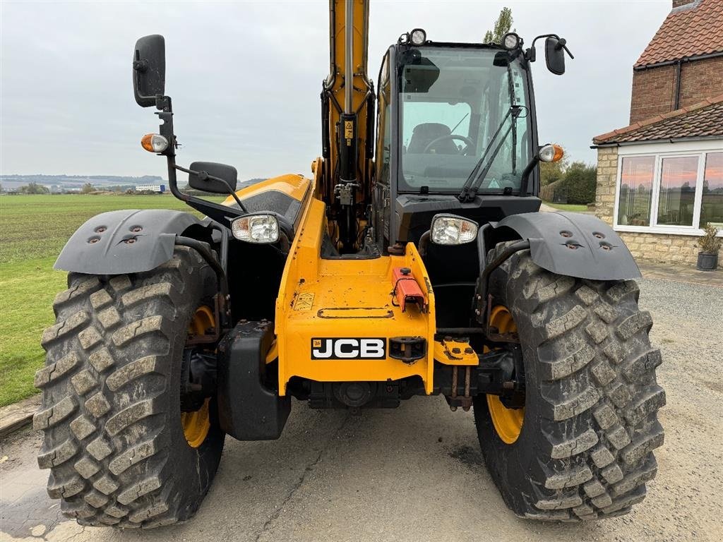 Teleskoplader типа JCB 560-80 Agri Super. Kun 2740 timer. Stor skovl og pallegafler. Pick up hitch krog. Affjedret bom. Ring til Ulrik på 0045-40255544. Jeg har snakker Jysk, tysk og engelsk., Gebrauchtmaschine в Kolding (Фотография 3)