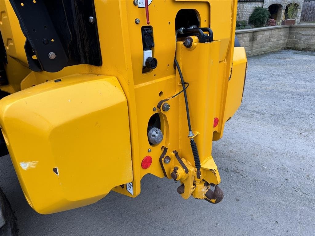 Teleskoplader des Typs JCB 560-80 Agri Super. Kun 2740 timer. Stor skovl og pallegafler. Pick up hitch krog. Affjedret bom. Ring til Ulrik på 0045-40255544. Jeg har snakker Jysk, tysk og engelsk., Gebrauchtmaschine in Kolding (Bild 8)