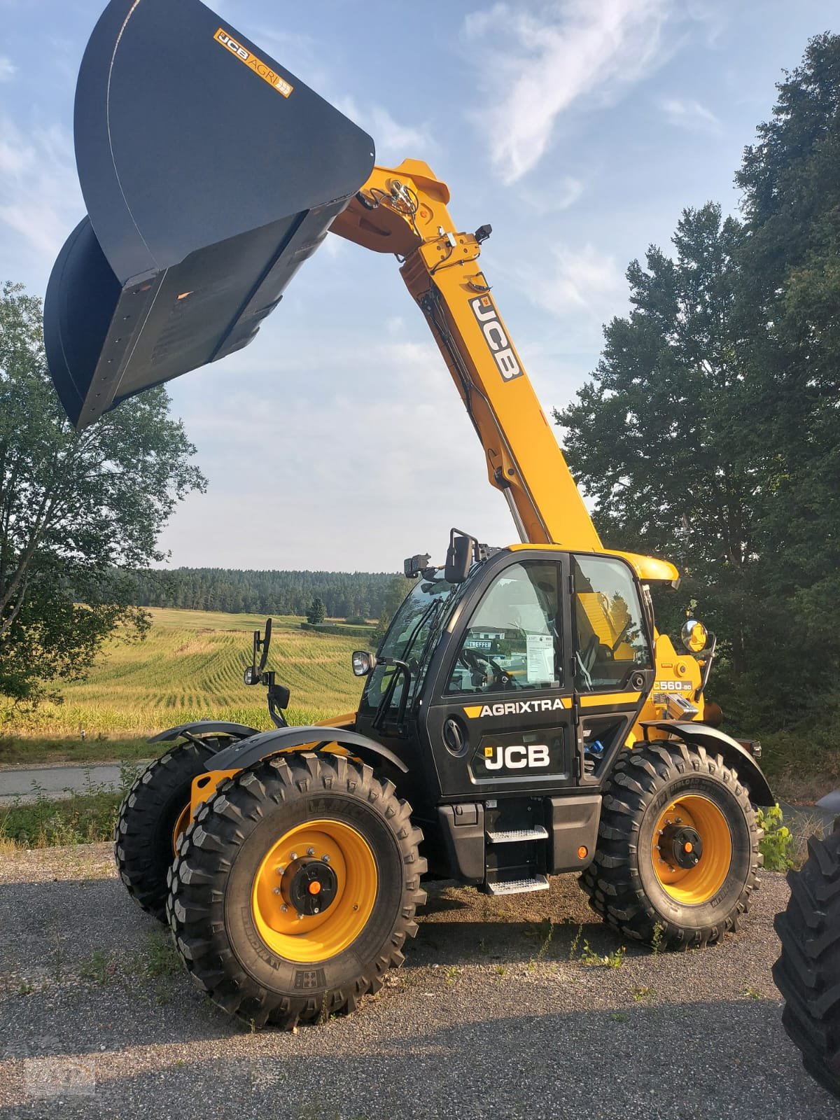 Teleskoplader of the type JCB 560-80 Agri-xtra Dual Tec, Neumaschine in Pegnitz (Picture 1)