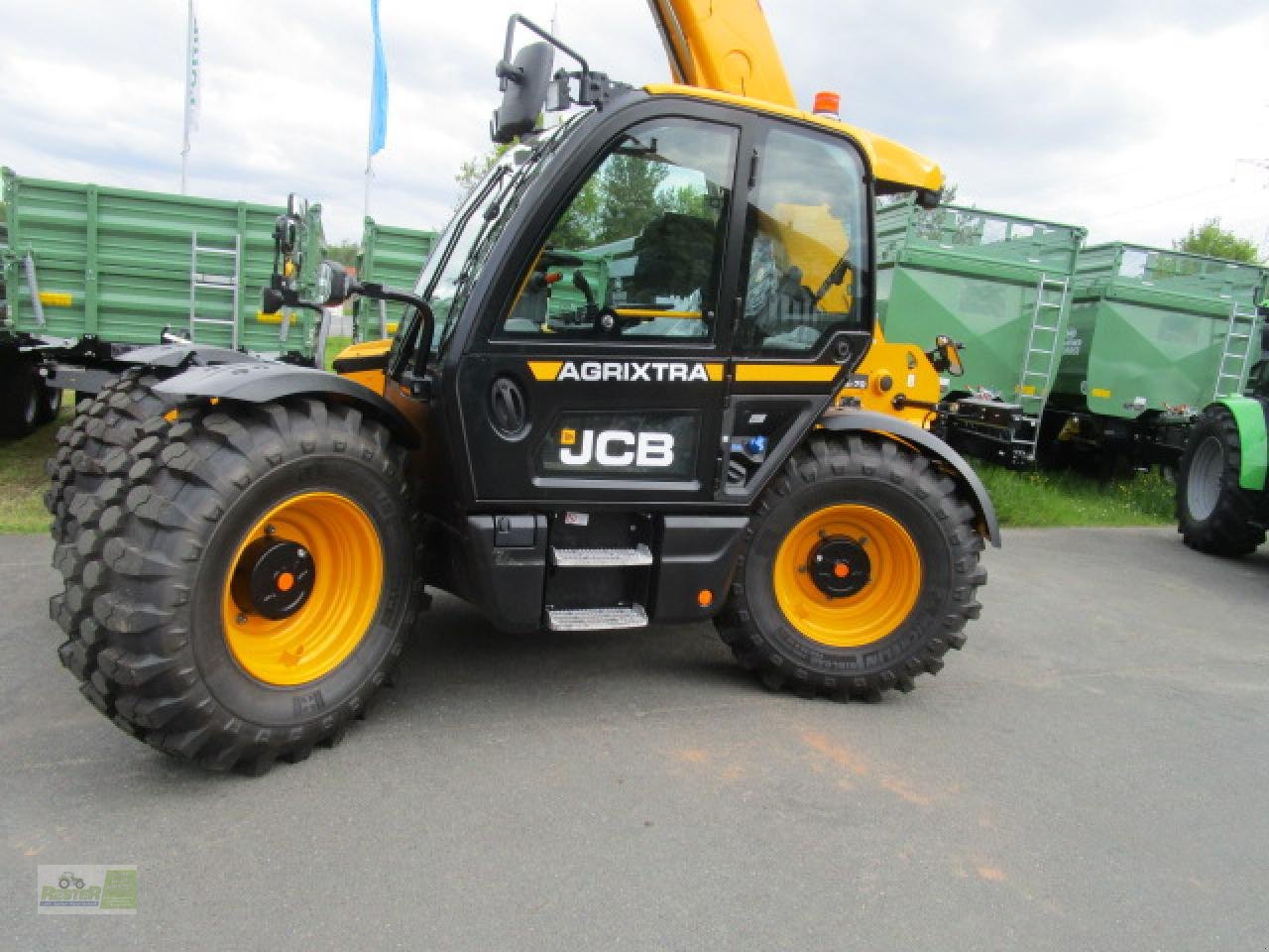 Teleskoplader of the type JCB AgriXtra 542.70 VT Getriebe, Gebrauchtmaschine in Wernberg-Köblitz (Picture 2)