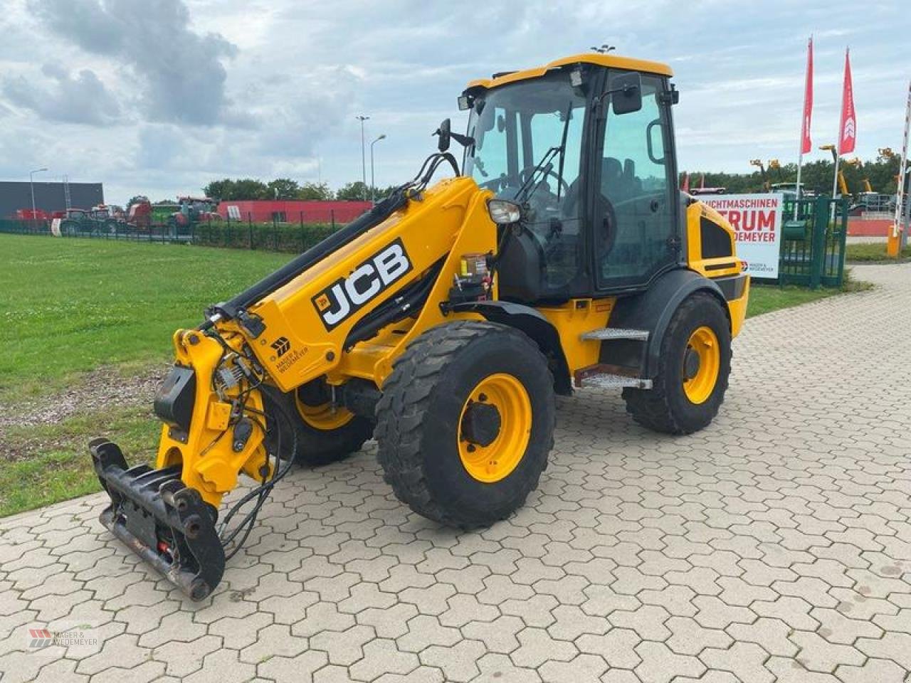 Teleskoplader tip JCB TM 220 TELESKOPRADLADER, Gebrauchtmaschine in Oyten (Poză 1)