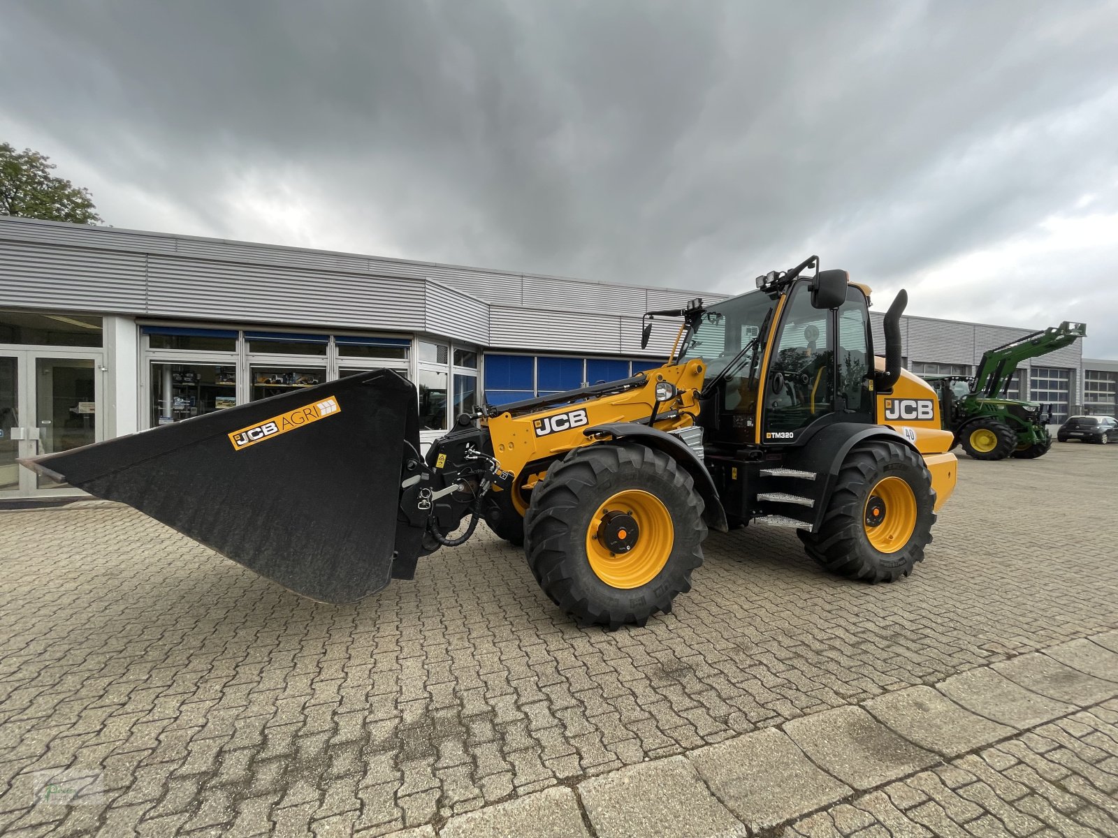 Teleskoplader tip JCB TM 320, Gebrauchtmaschine in Bad Kötzting (Poză 1)