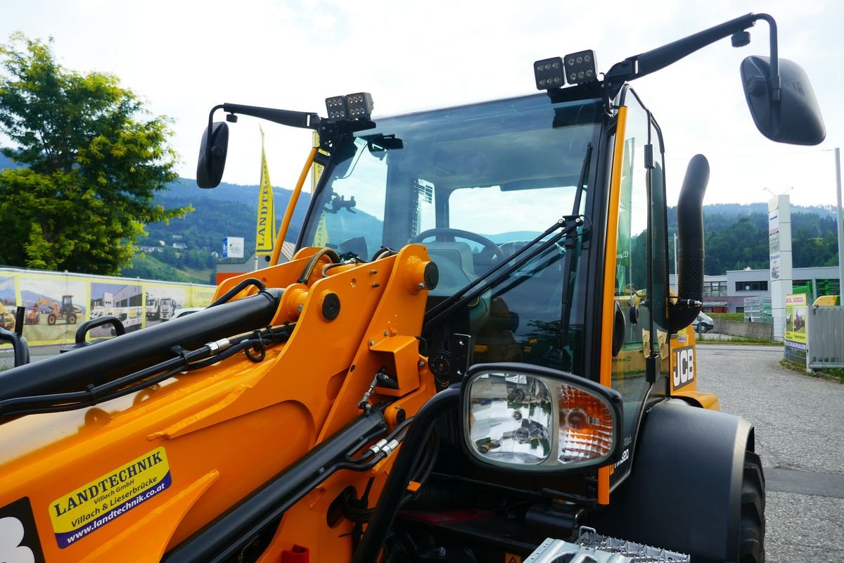 Teleskoplader van het type JCB TM 320, Gebrauchtmaschine in Villach (Foto 10)