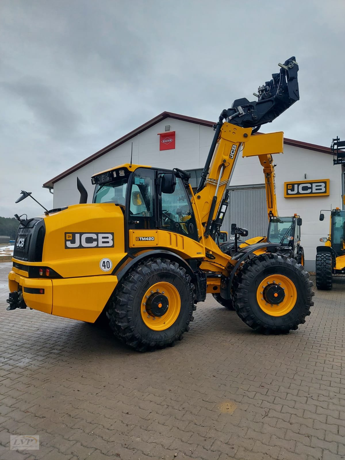 Teleskoplader van het type JCB TM 420, Gebrauchtmaschine in Pegnitz (Foto 3)