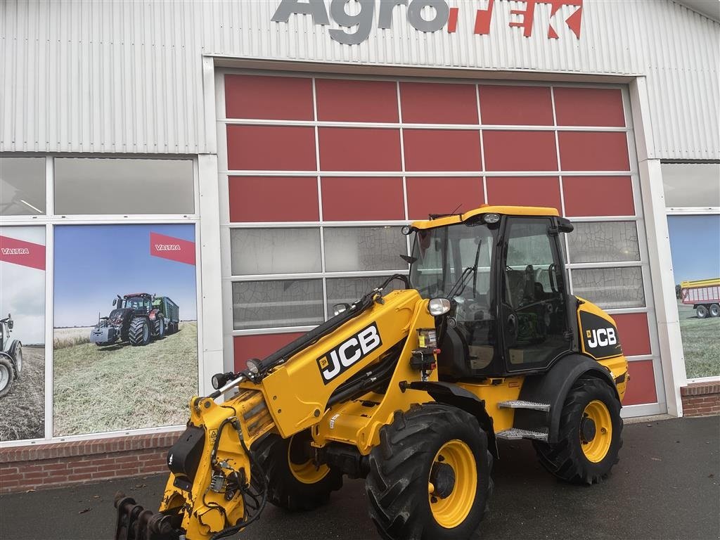 Teleskoplader van het type JCB TM220 Med centralsmørring, Gebrauchtmaschine in Hobro (Foto 1)