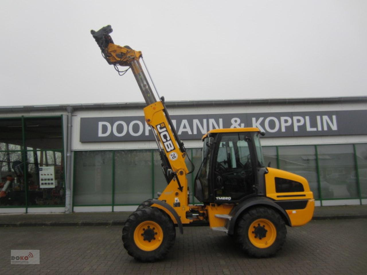 Teleskoplader van het type JCB TM220, Gebrauchtmaschine in Schoenberg (Foto 1)