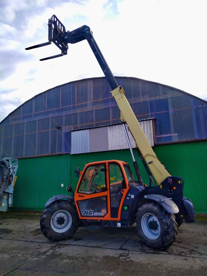 Teleskoplader des Typs JLG 3707 PS, Gebrauchtmaschine in Liebenwalde (Bild 2)