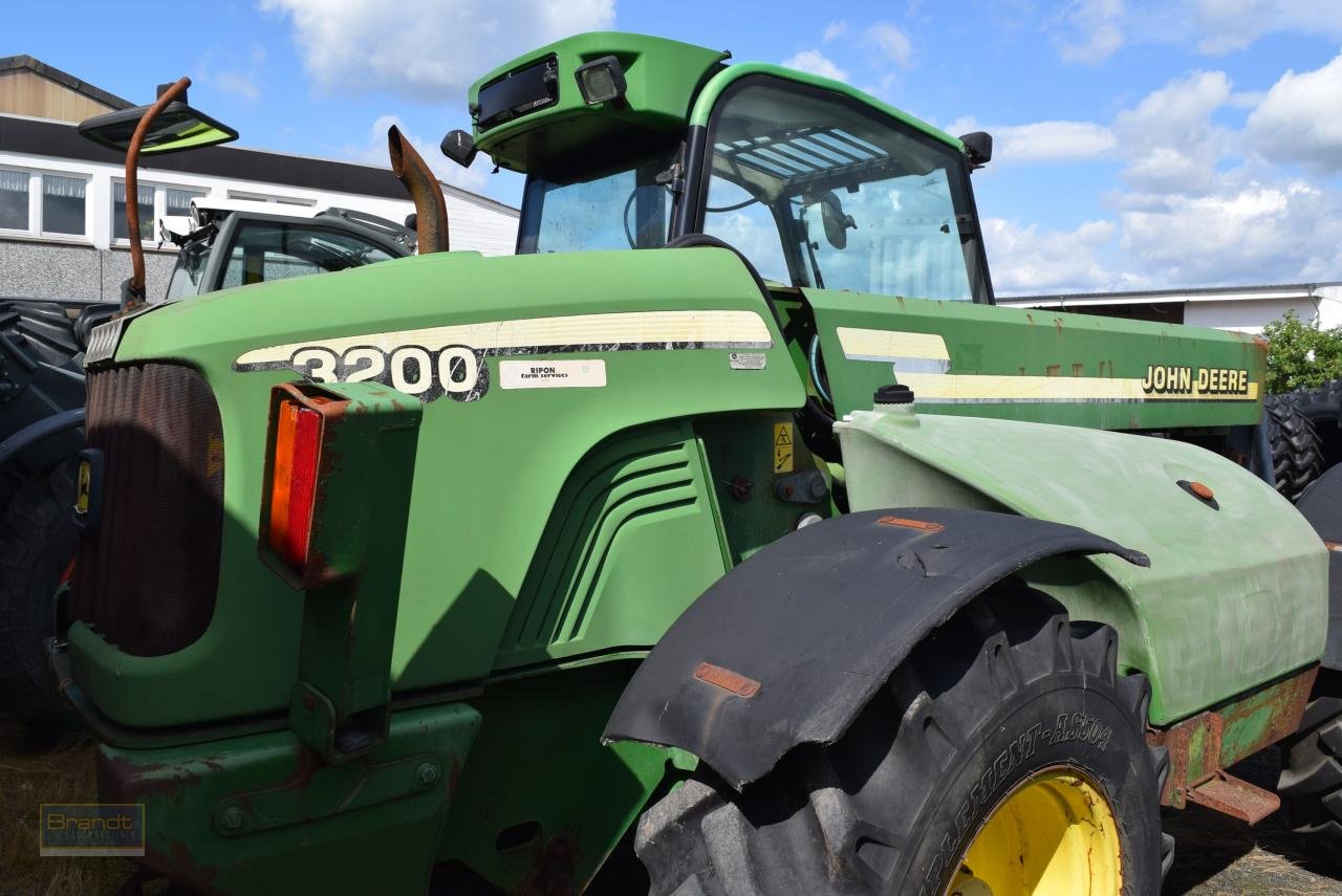 Teleskoplader van het type John Deere 3200, Gebrauchtmaschine in Oyten (Foto 4)