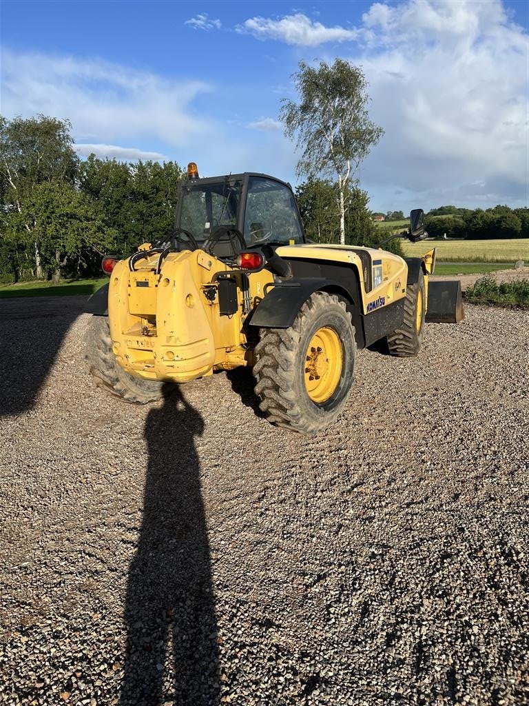 Teleskoplader typu Komatsu WH716 Turbo Mandskabskurv, Gebrauchtmaschine v Roskilde (Obrázok 3)