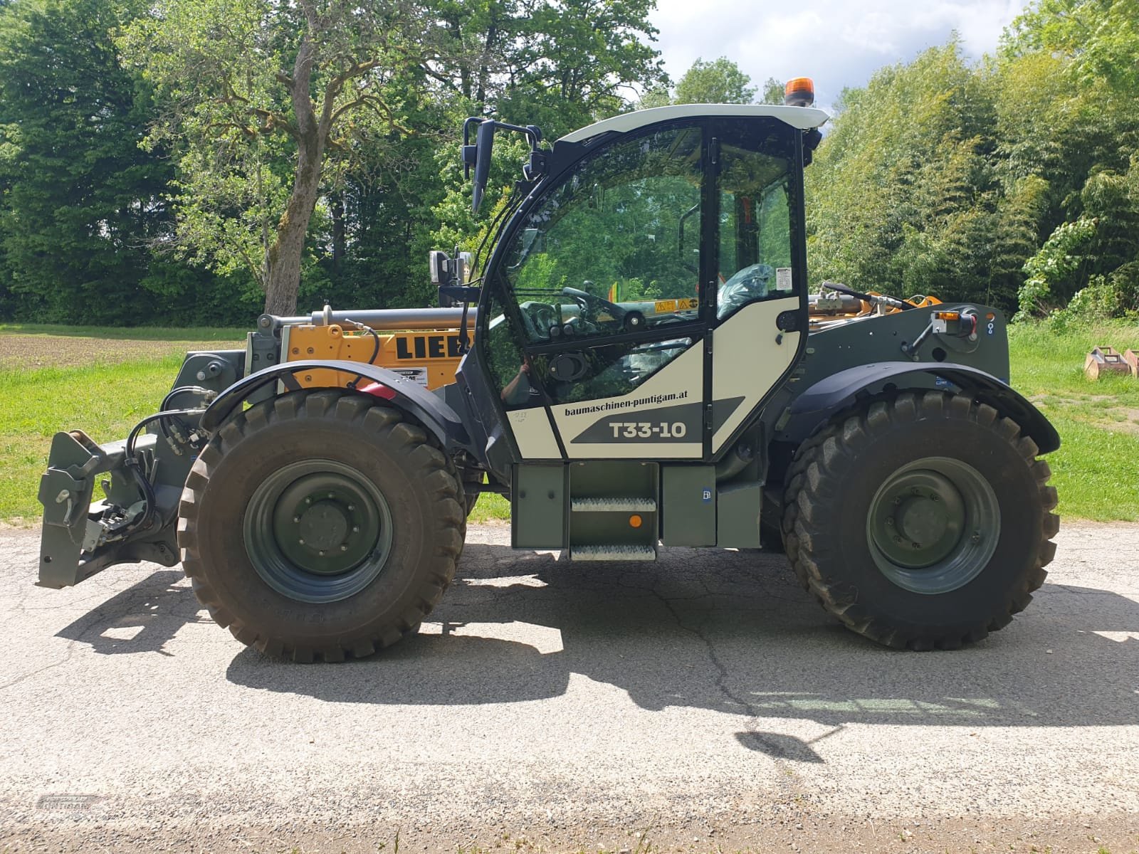 Teleskoplader van het type Liebherr T33-10, Gebrauchtmaschine in Deutsch - Goritz (Foto 1)