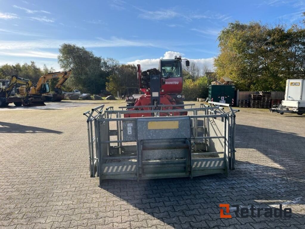 Teleskoplader типа Manitou 2540 Roterbar teleskoplift, Gebrauchtmaschine в Rødovre (Фотография 2)