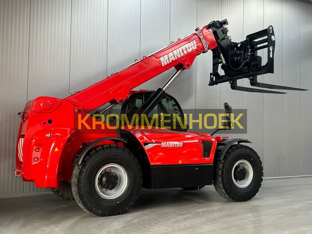 Teleskoplader of the type Manitou MHT 10200, Gebrauchtmaschine in Apeldoorn (Picture 4)