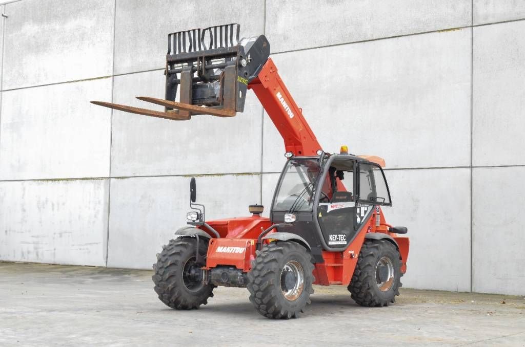 Teleskoplader van het type Manitou MHT 780, Gebrauchtmaschine in Moerbeke (Foto 3)