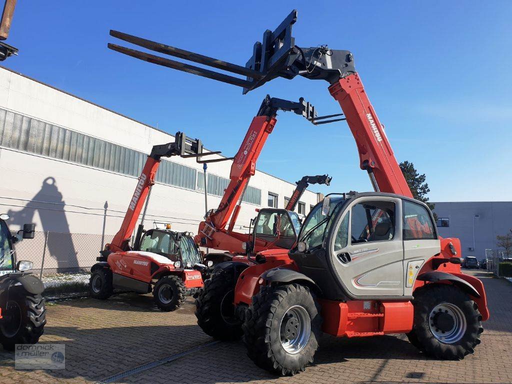 Teleskoplader of the type Manitou MHT 790 ST3B, Gebrauchtmaschine in Friedrichsdorf (Picture 1)