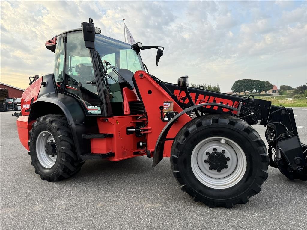 Teleskoplader of the type Manitou MLA-T 533-145 V+ ELITE KUN 4800 TIMER! MED OVERFALDSSKOVL OG PALLEGAFLER!, Gebrauchtmaschine in Nørager (Picture 6)