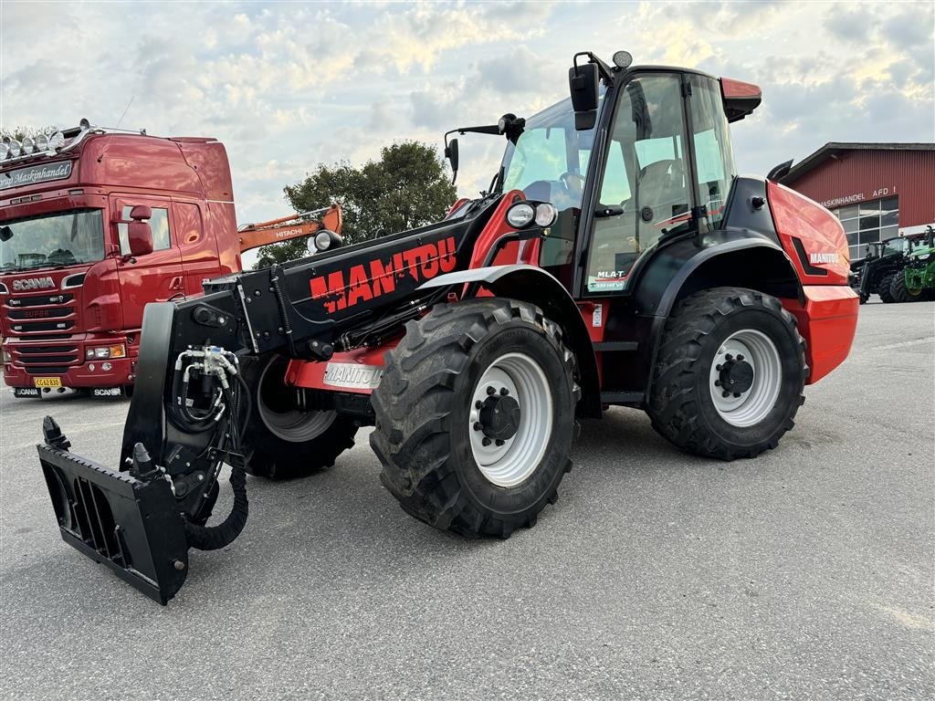 Teleskoplader of the type Manitou MLA-T 533-145 V+ ELITE KUN 4800 TIMER! MED OVERFALDSSKOVL OG PALLEGAFLER!, Gebrauchtmaschine in Nørager (Picture 1)