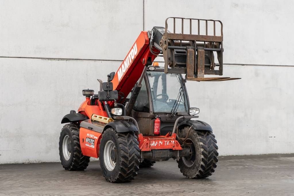 Teleskoplader du type Manitou MLT 627, Gebrauchtmaschine en Moerbeke (Photo 3)