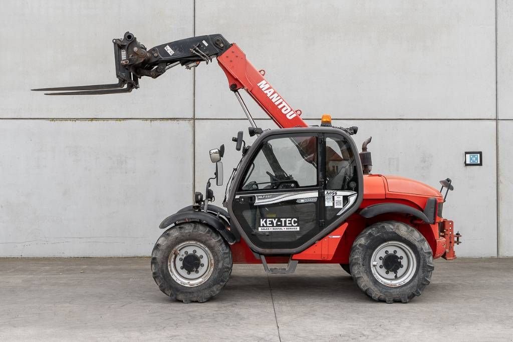 Teleskoplader типа Manitou MLT 627, Gebrauchtmaschine в Moerbeke (Фотография 4)