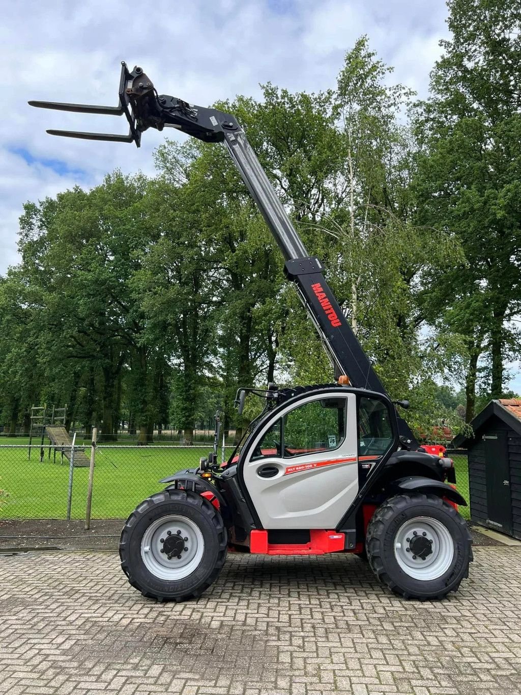 Teleskoplader tip Manitou MLT 630-105 Verreiker &quot;LEASE MOGELIJK&quot;, Gebrauchtmaschine in Harskamp (Poză 7)