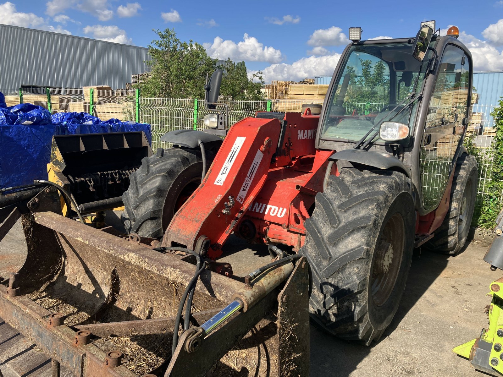 Teleskoplader du type Manitou MLT 633-120 LS, Gebrauchtmaschine en BLENDECQUES (Photo 3)