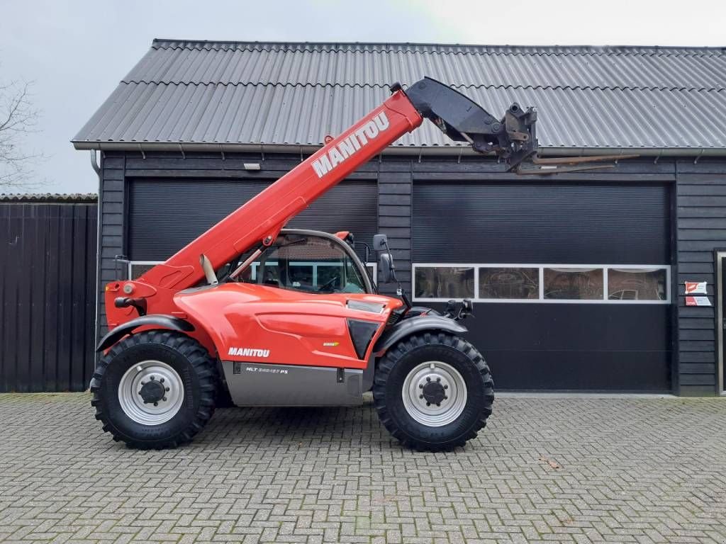 Teleskoplader типа Manitou MLT 840-137 verreiker 40km/h, Gebrauchtmaschine в Ederveen (Фотография 10)