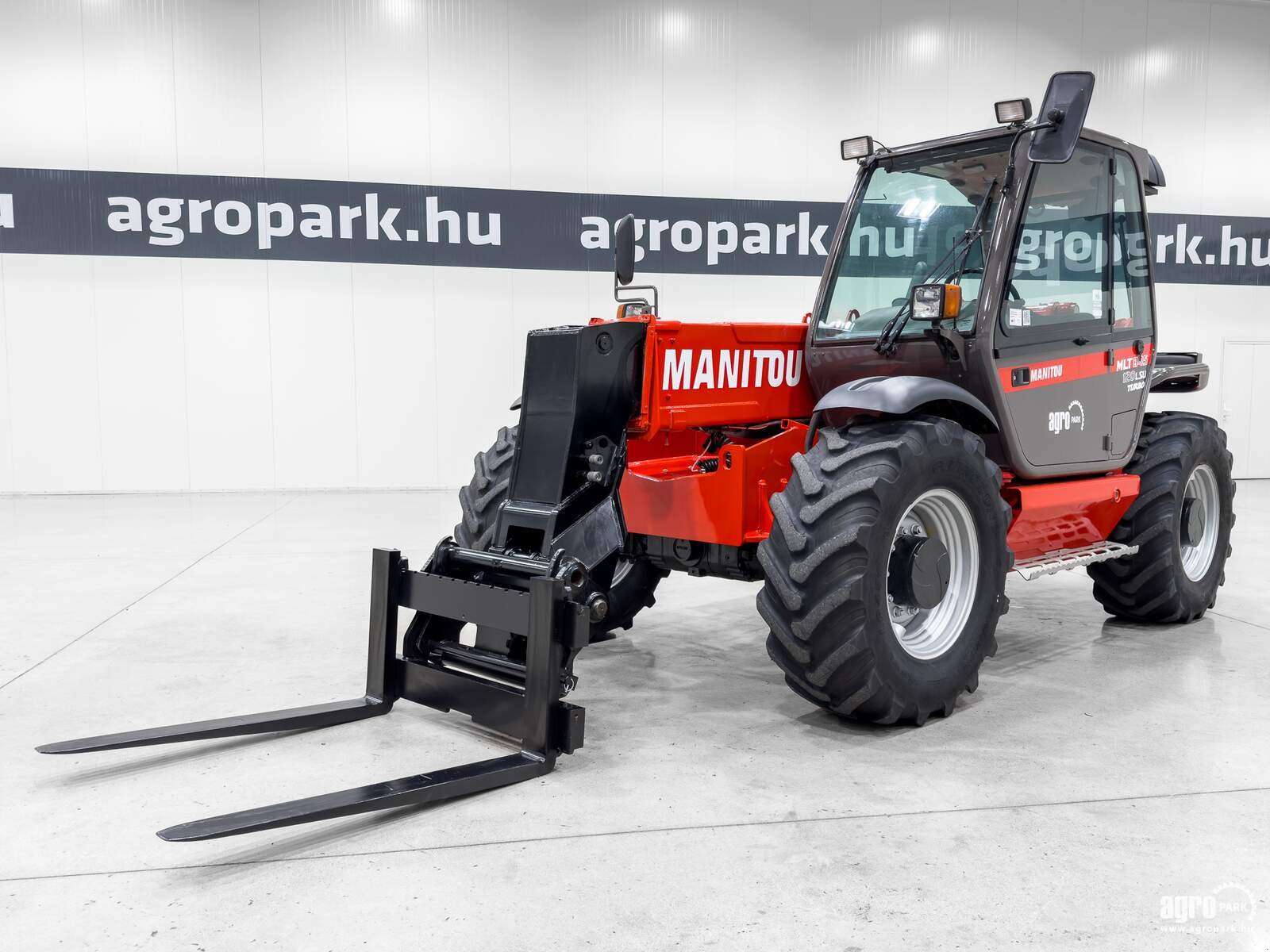 Teleskoplader от тип Manitou MLT 845-120 LSU, Gebrauchtmaschine в Csengele (Снимка 2)