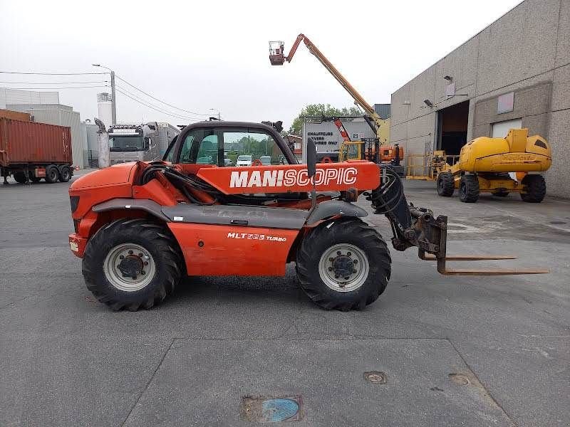 Teleskoplader du type Manitou MLT523 TURBO MONO ULTRA SB E2, Gebrauchtmaschine en Waregem (Photo 3)