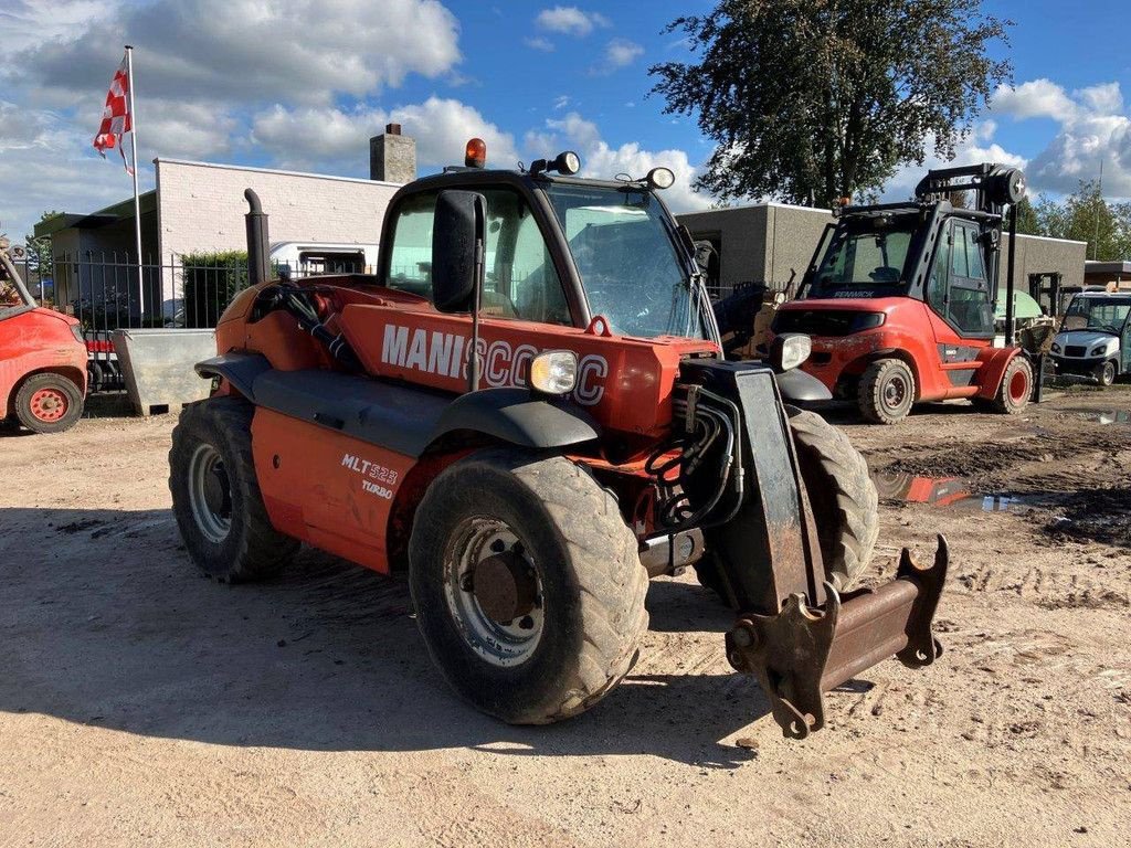 Teleskoplader van het type Manitou MLT523T, Gebrauchtmaschine in Antwerpen (Foto 8)